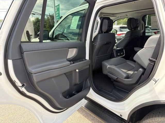 New 2027 Star White Metallic Tri-Coat Ford Active image 12