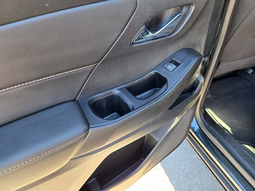 Used 2020 Gray Chevrolet LT image 14
