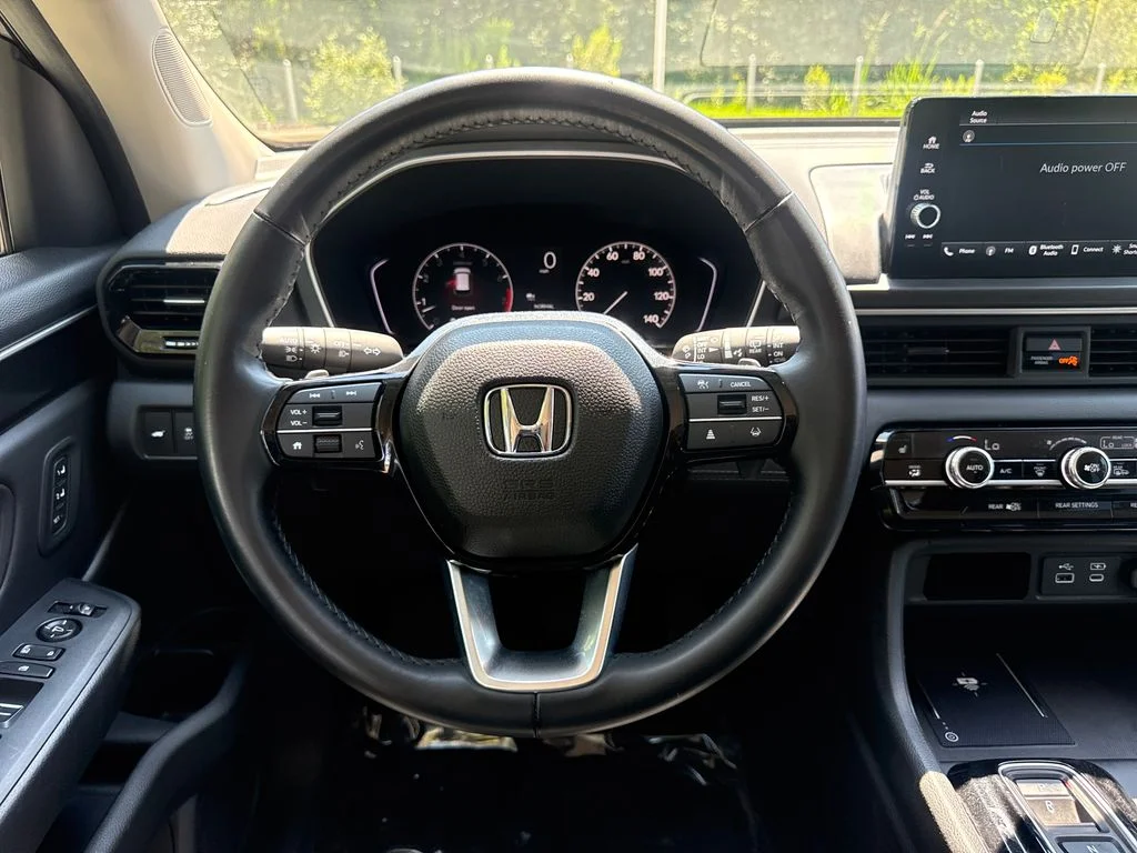 Used 2025 Modern Steel Metallic Honda EX-L image 19