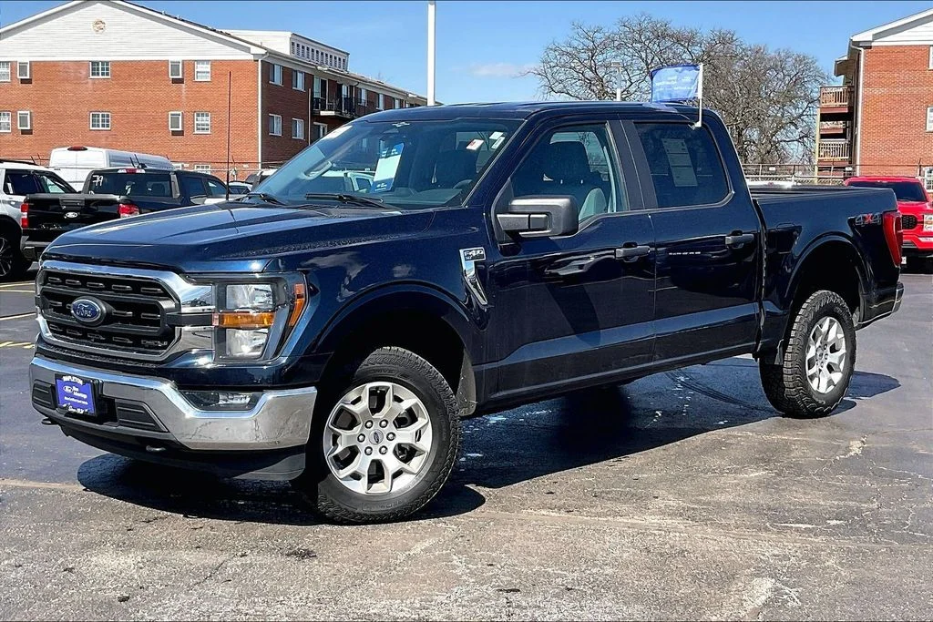 Used 2023 Blue Ford XLT image 9