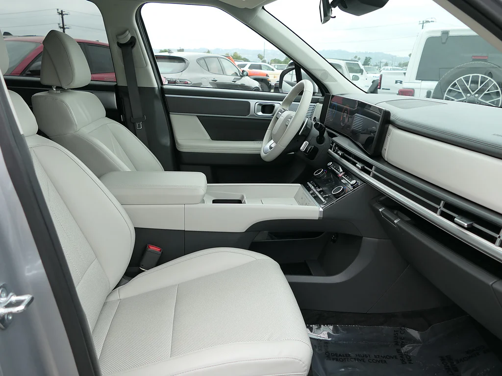 Used 2026 Shimmering Silver Metallic Hyundai SEL image 27