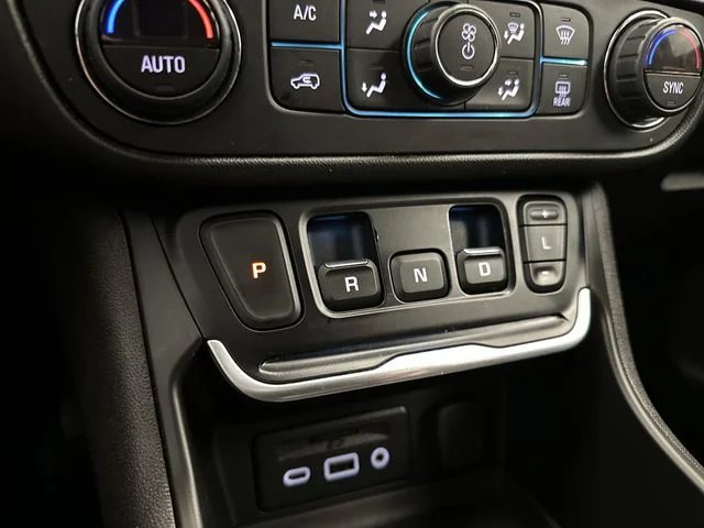 Used 2018 Red GMC SLE image 24