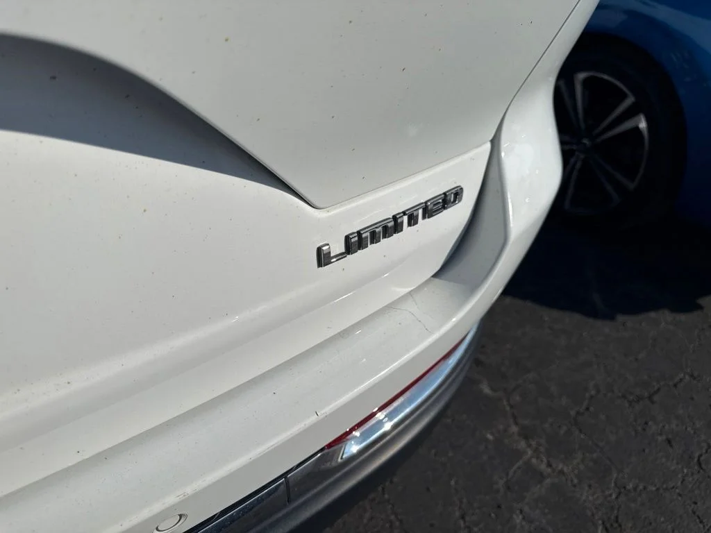 Used 2023 White Jeep Limited image 18