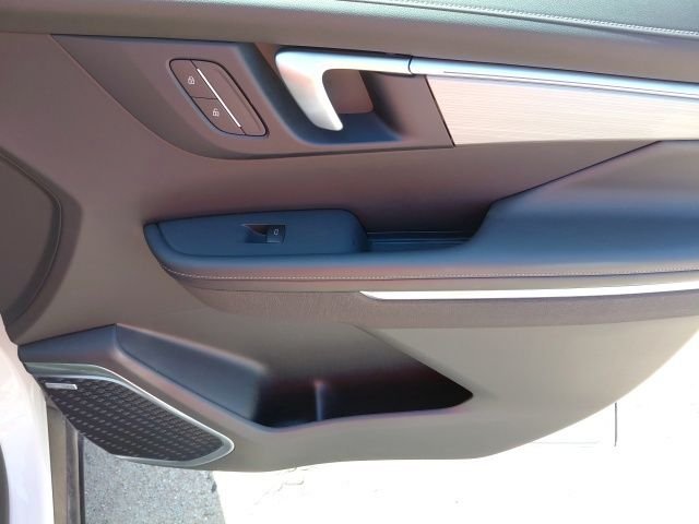 Used 2026 Summit White Buick Preferred image 32