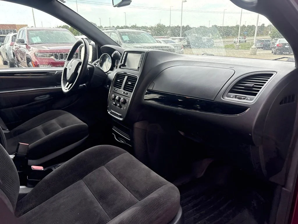Used 2017 Red Dodge SE Plus image 22