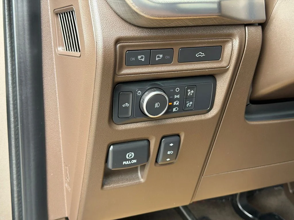 Used 2022 Gray Ford King Ranch image 24