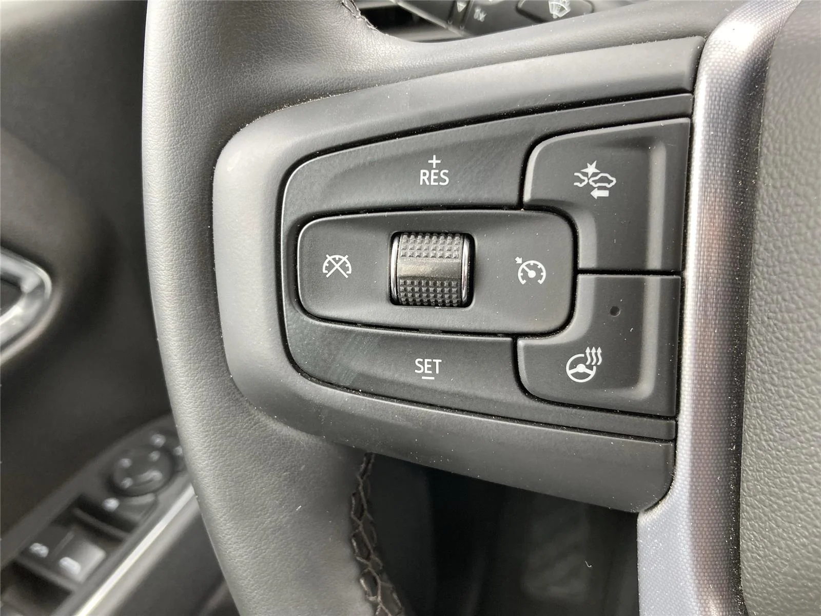 New 2026 Sterling Metallic GMC Elevation image 19