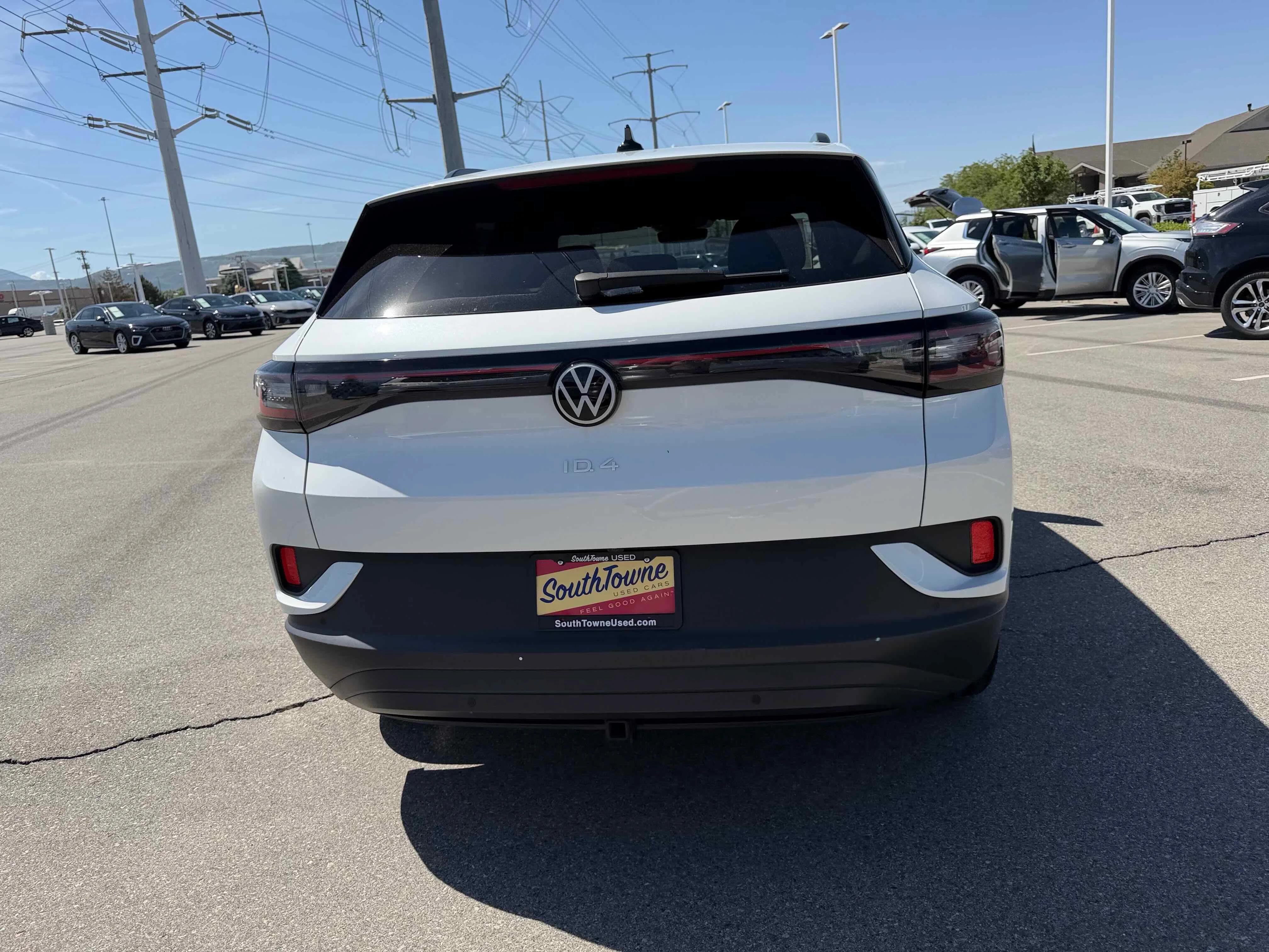 Used 2023 White Volkswagen Pro S image 4