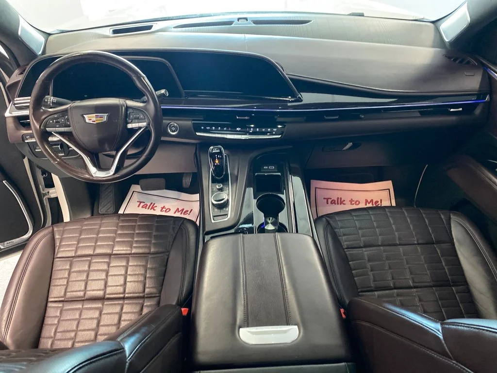 Used 2021 White Cadillac Sport Platinum image 21