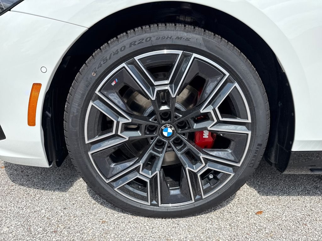 Used 2027 White BMW 530i xDrive image 10