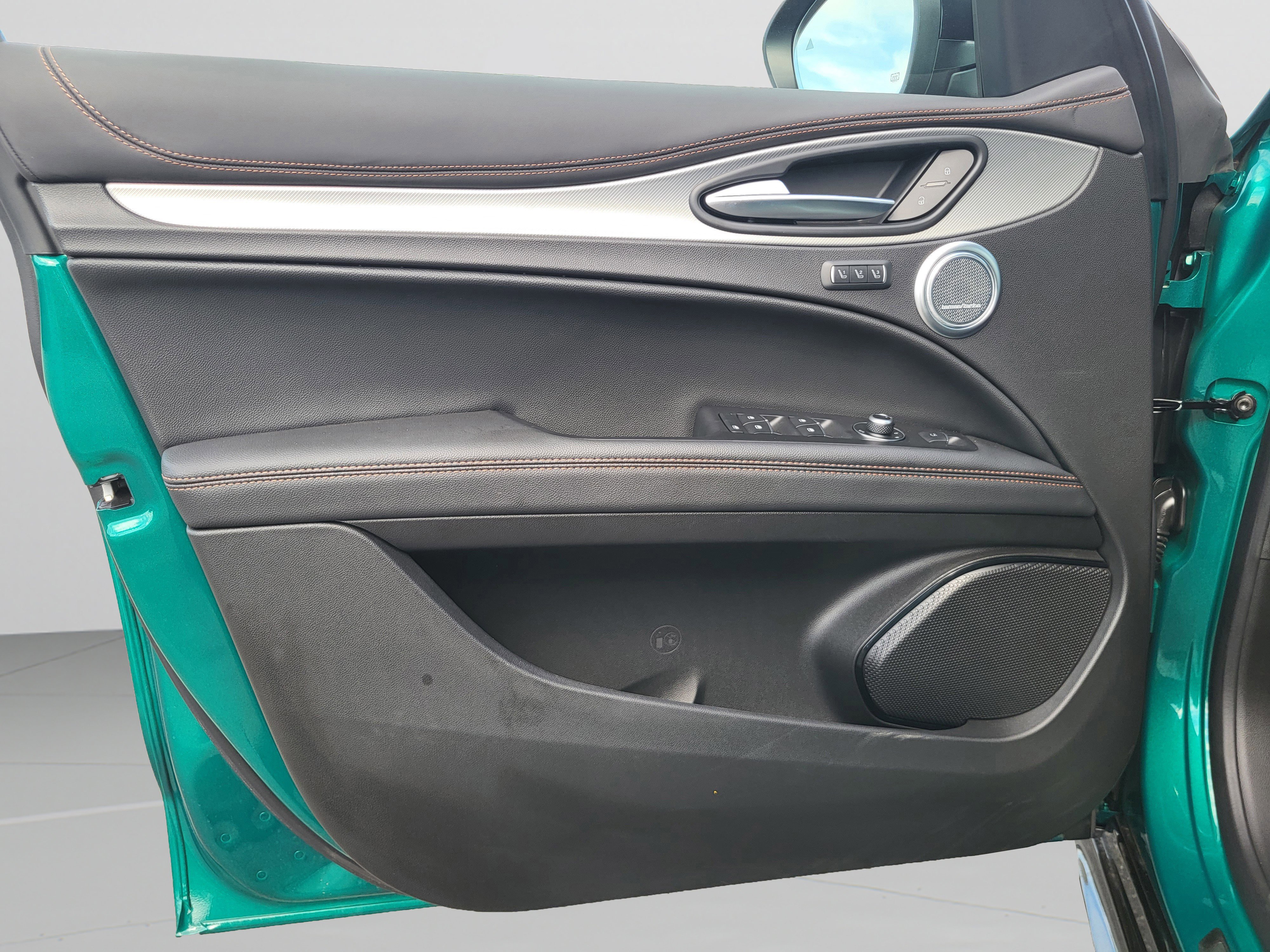 2025 Alfa Romeo Stelvio Intensa - Photo 56