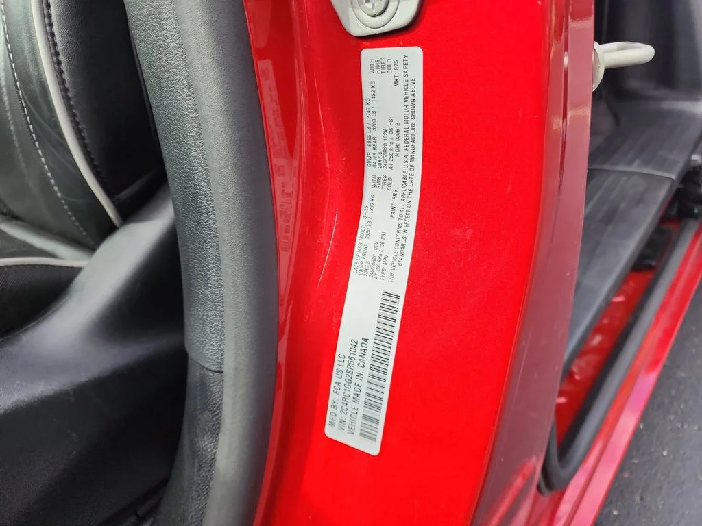 Used 2025 Red Chrysler Limited image 33