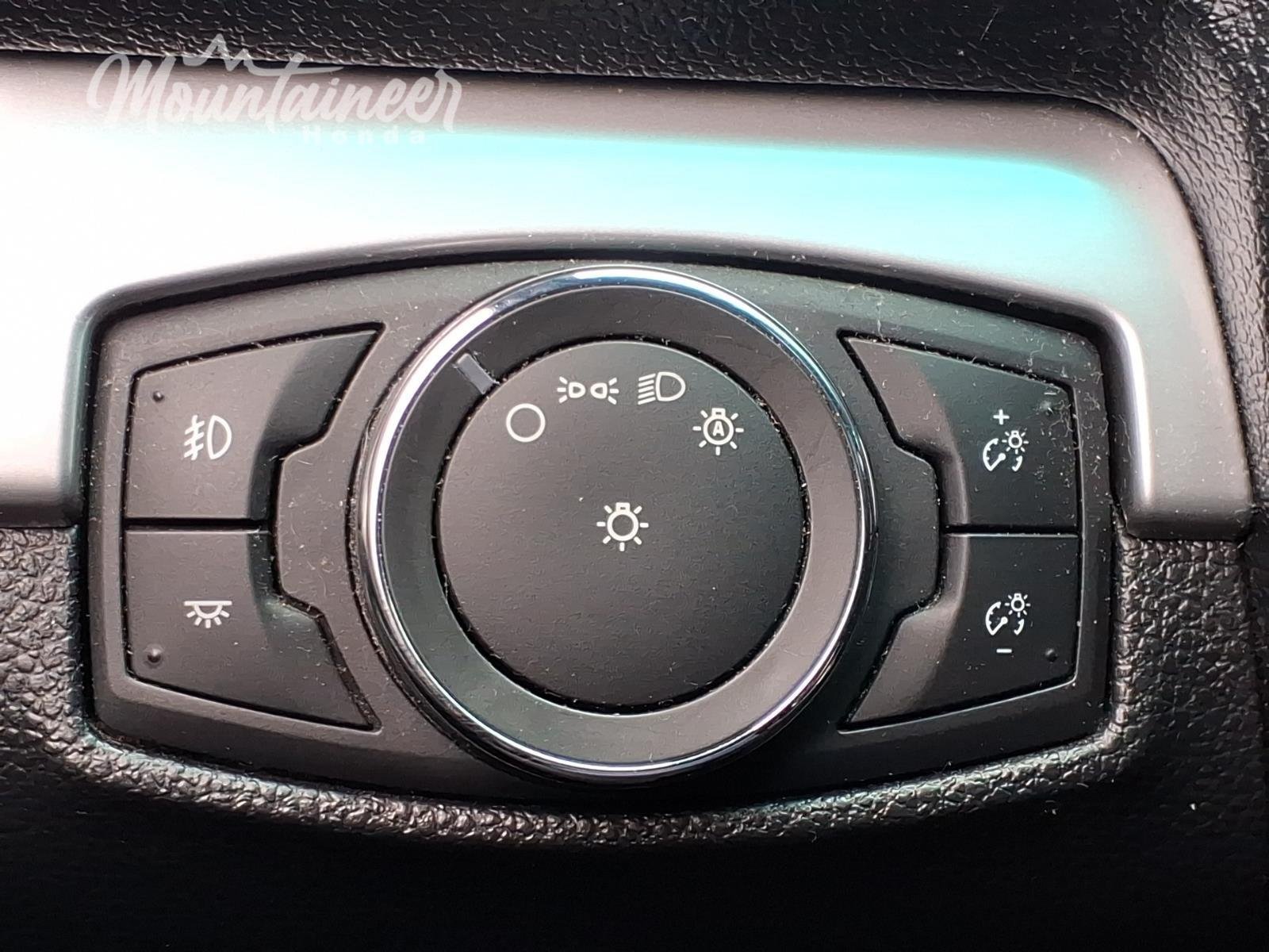 Used 2017 White Gold Ford XLT image 38