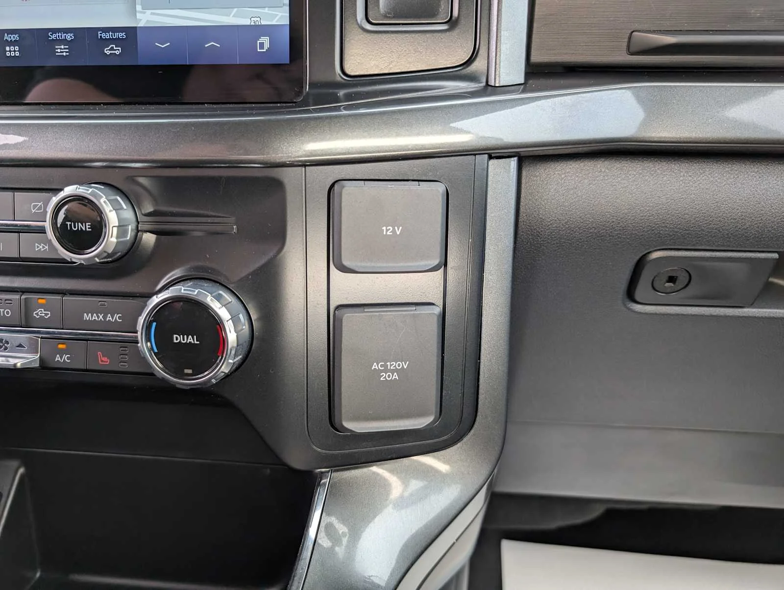 Used 2023 Oxford White Ford XLT image 35
