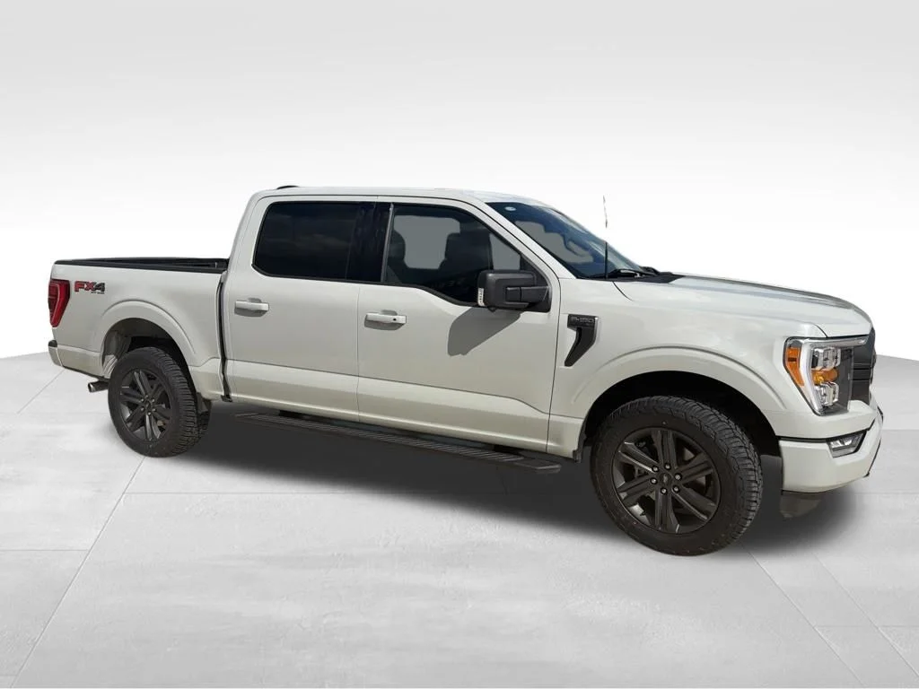 Used 2023 Avalanche Ford XLT image 13