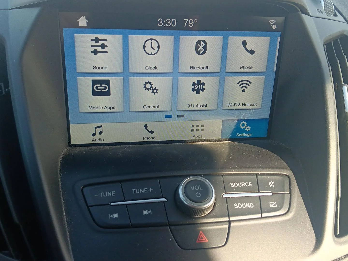 Used 2019 Oxford White Ford SE image 16