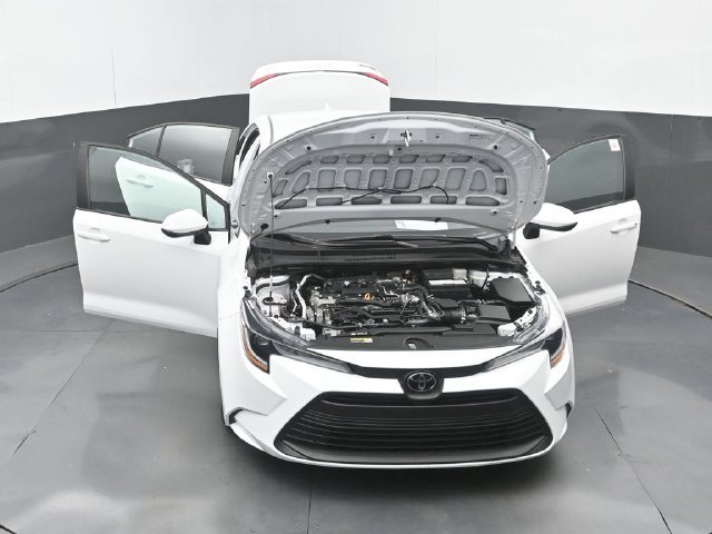 Used 2025 Ice Cap Toyota LE image 34