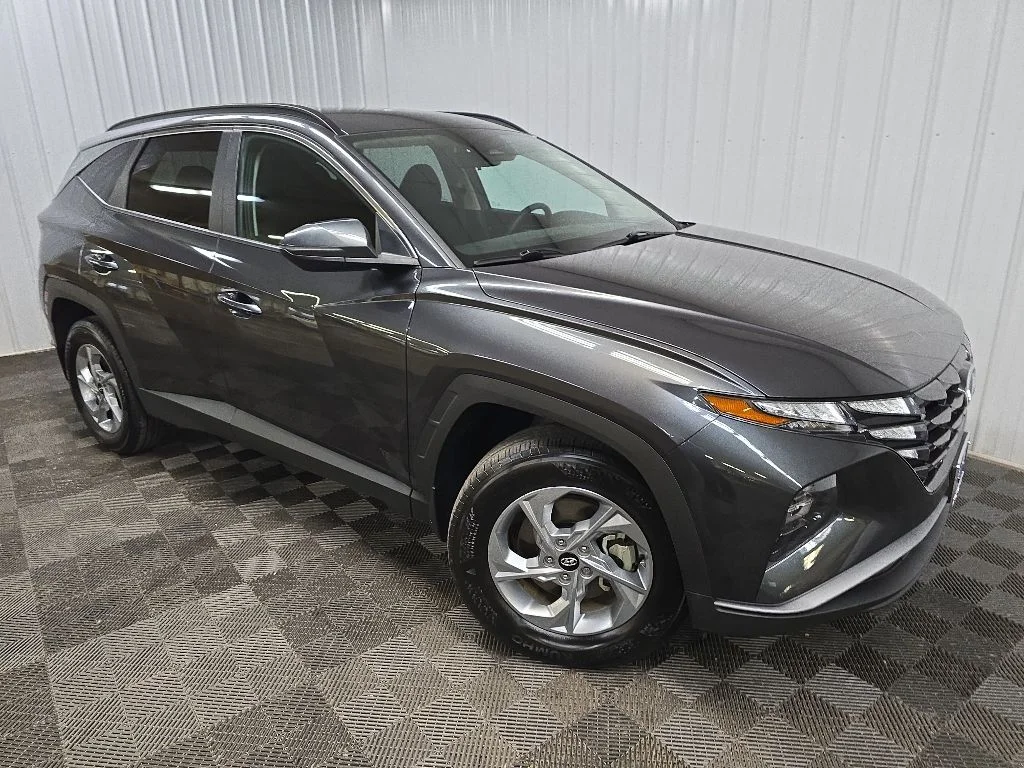 Used 2023 Gray Hyundai SEL image 7