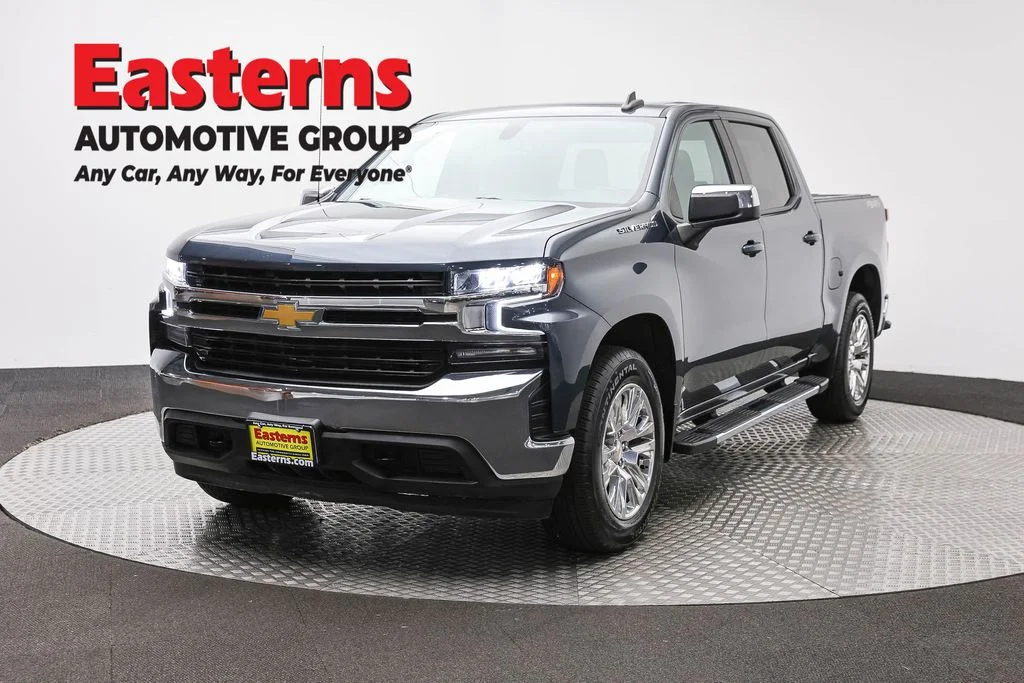 Used 2020 Gray Chevrolet LT image 1