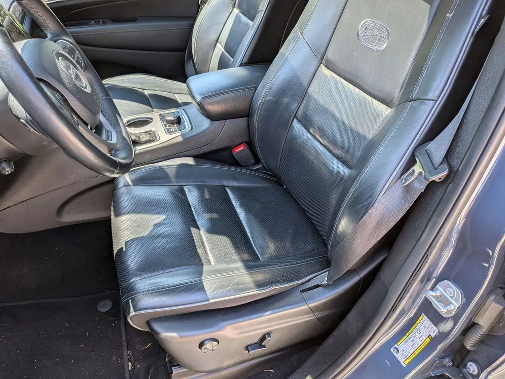 Used 2019 Blue Jeep Overland image 25