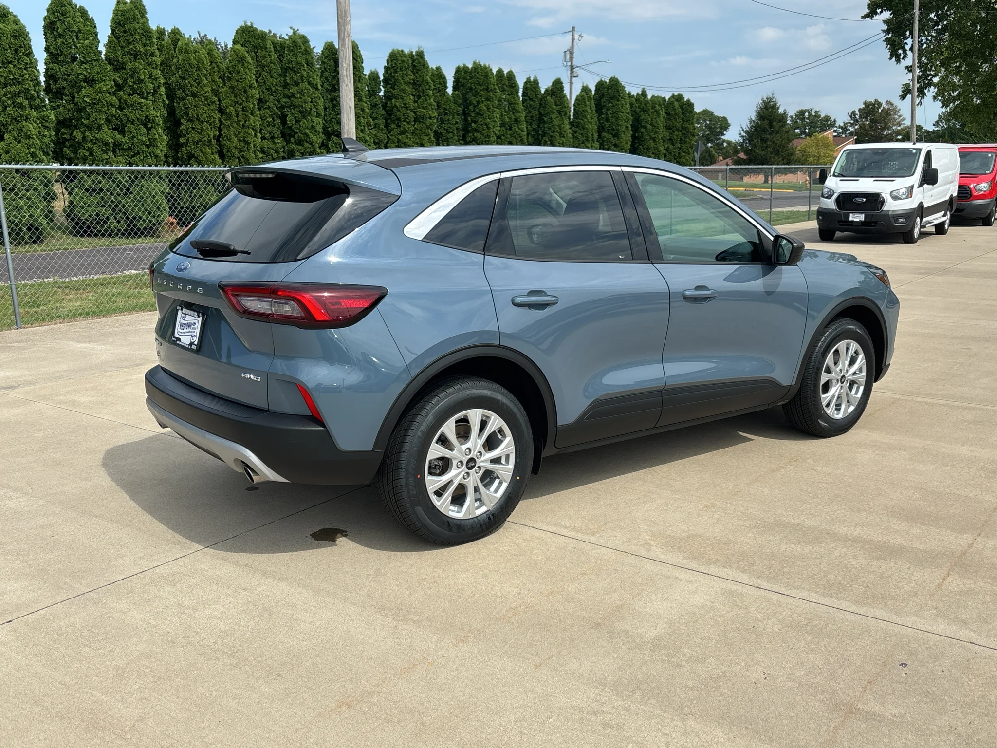 Used 2023 Vapor Blue Metallic Ford Active image 4