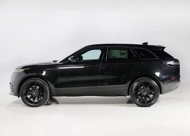 New 2026 Santorini Black Land Rover Dynamic SE image 6