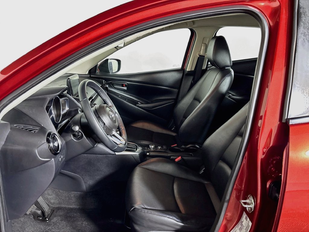 Used 2020 Red Toyota XLE image 11