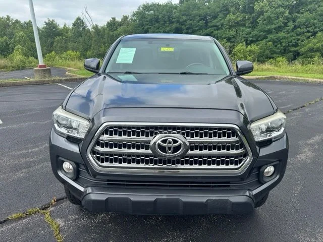 Used 2017 Gray Toyota SR5 image 8