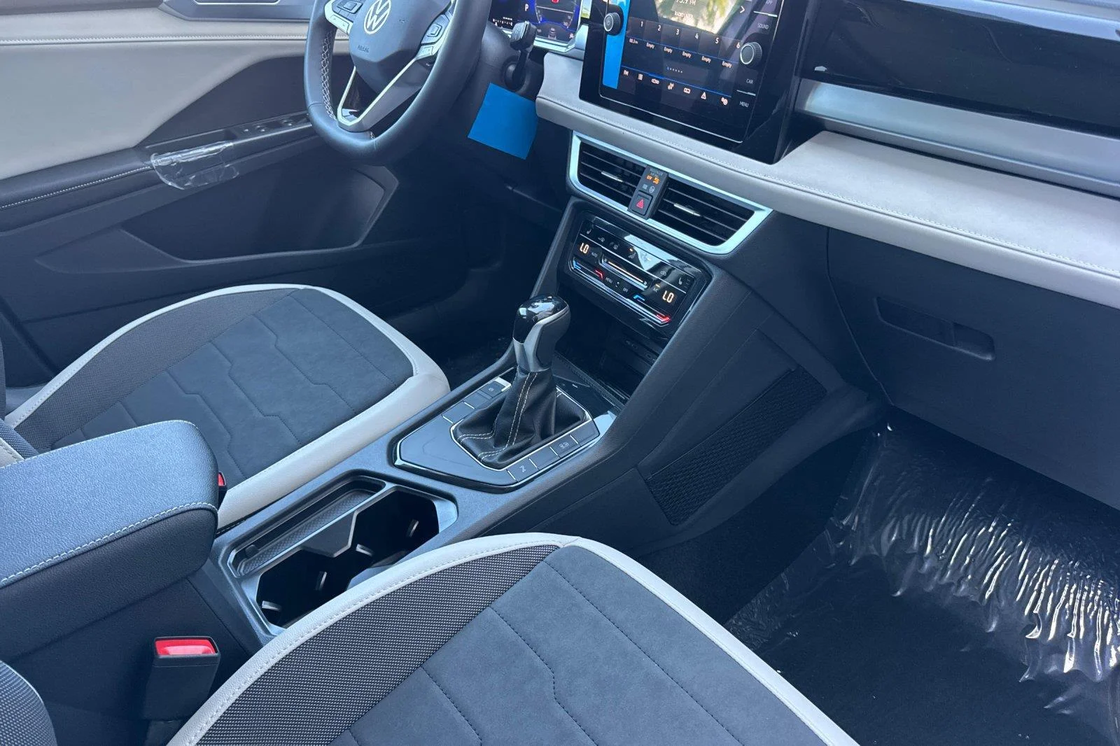 New 2026 Pure White Volkswagen SE image 16