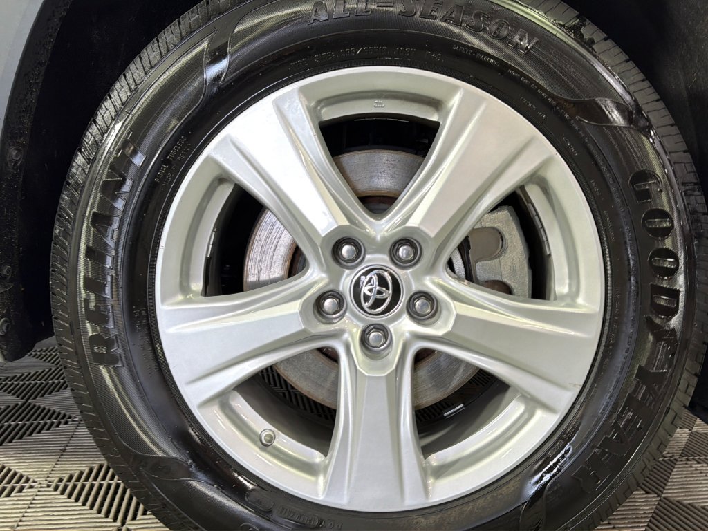 Used 2022 Silver Toyota L image 35