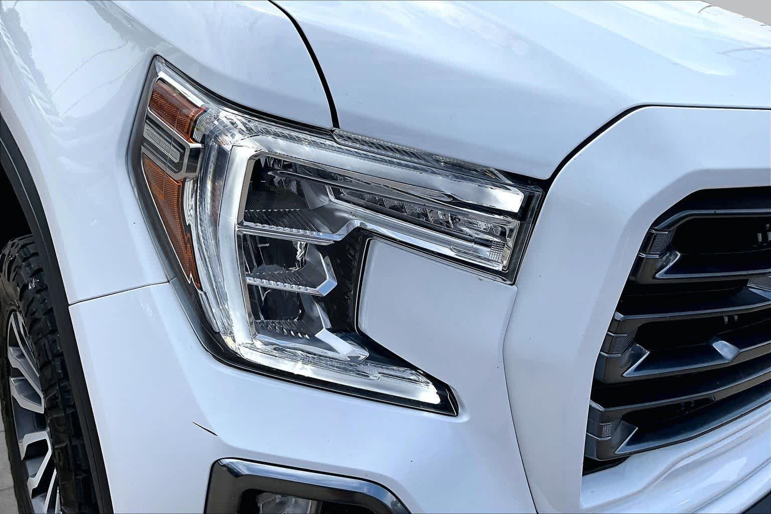 Used 2021 Summit White GMC AT4 image 27