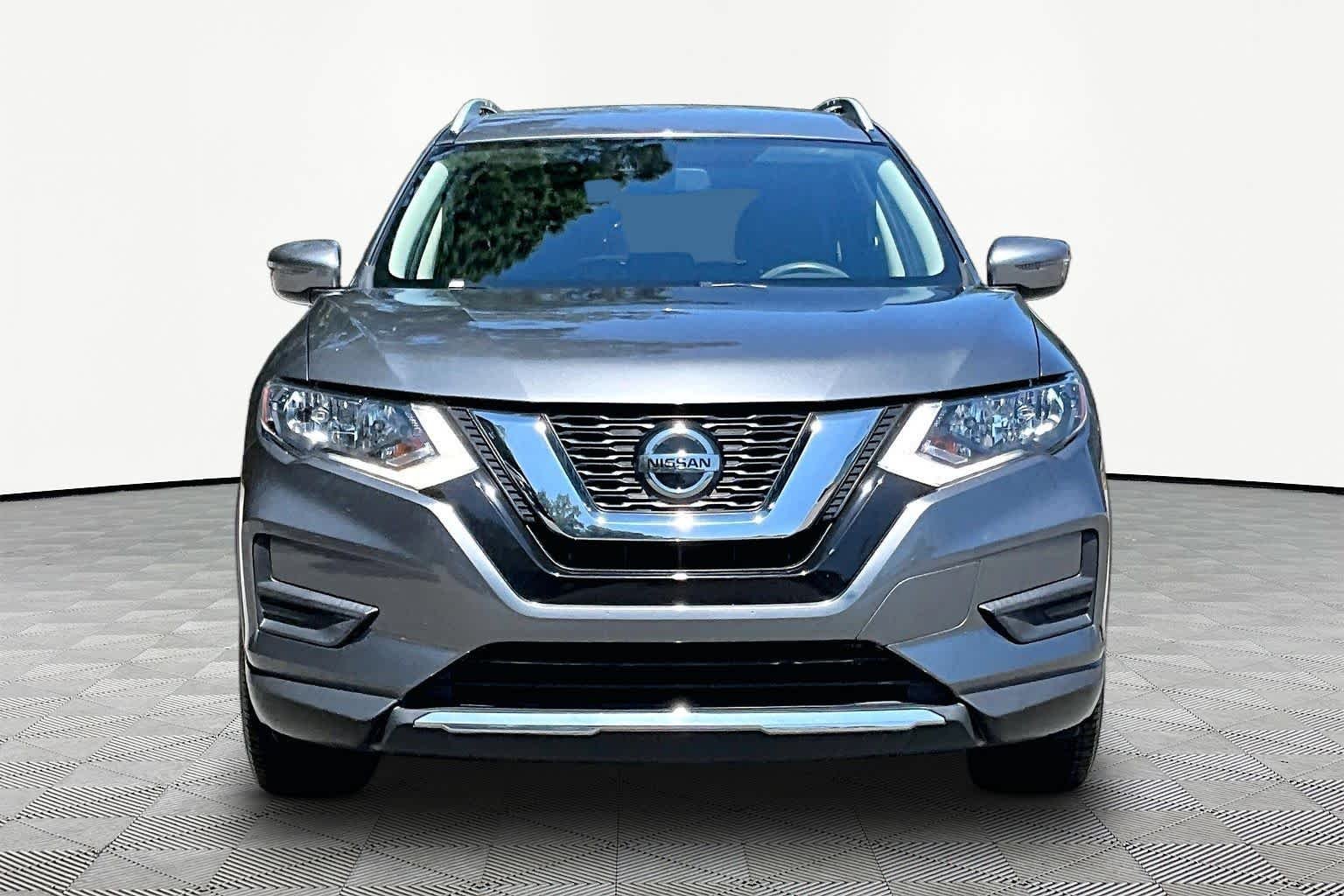 Used 2019 Gun Metallic Nissan SV image 4