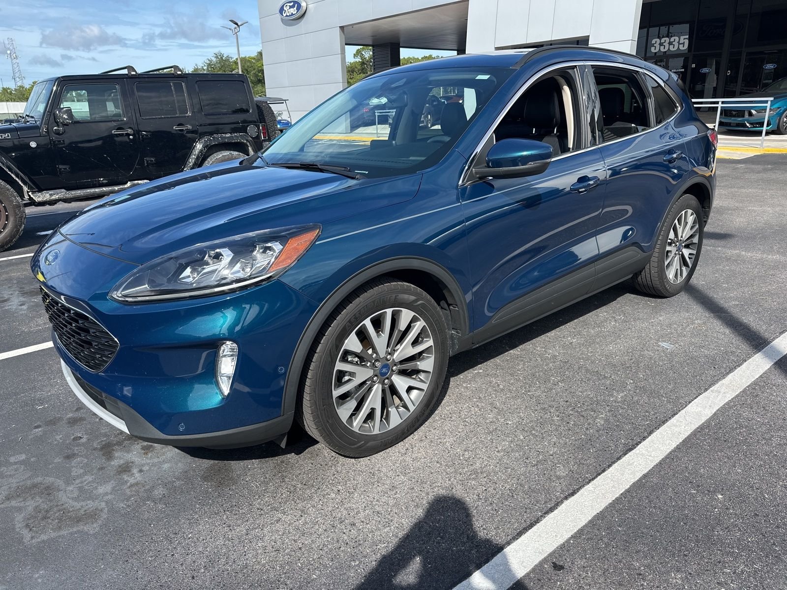 2020 Ford Escape Titanium FWD Hybird's photo