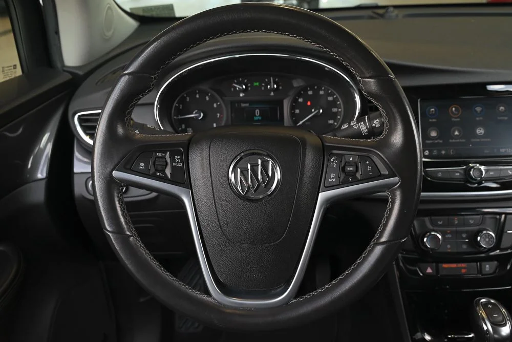 Used 2022 White Buick Preferred image 20