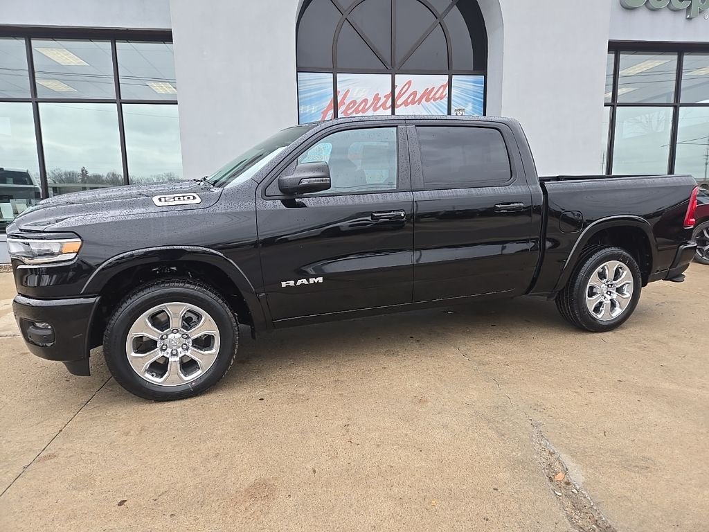 New 2026 Diamond Black Crystal Pearl-Coat Exterior Paint RAM Big Horn/Lone Star image 4