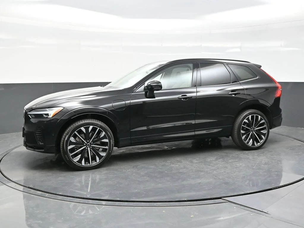 New 2026 Onyx Black Volvo T8 Ultra image 3