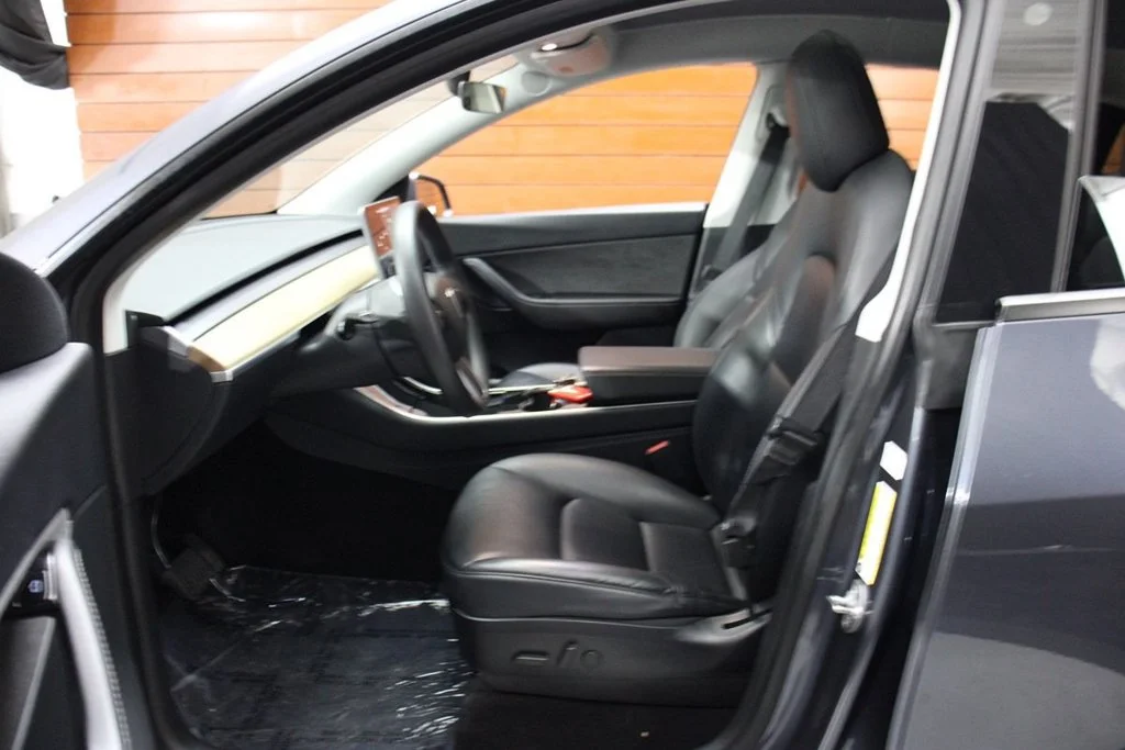 Used 2020 Solid Black Tesla Long Range image 18