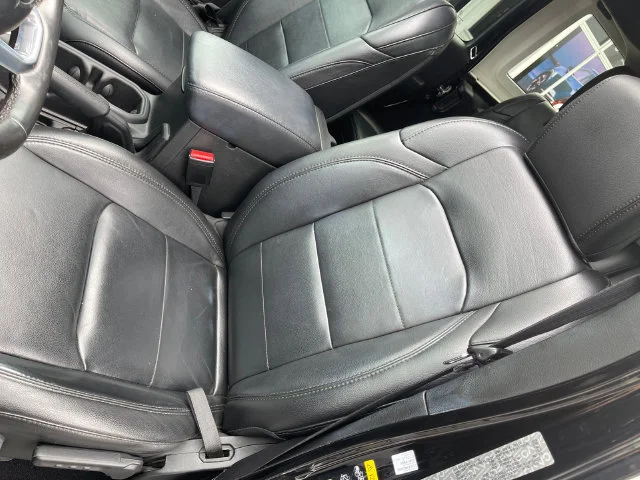 Used 2023 Black Jeep Altitude image 19