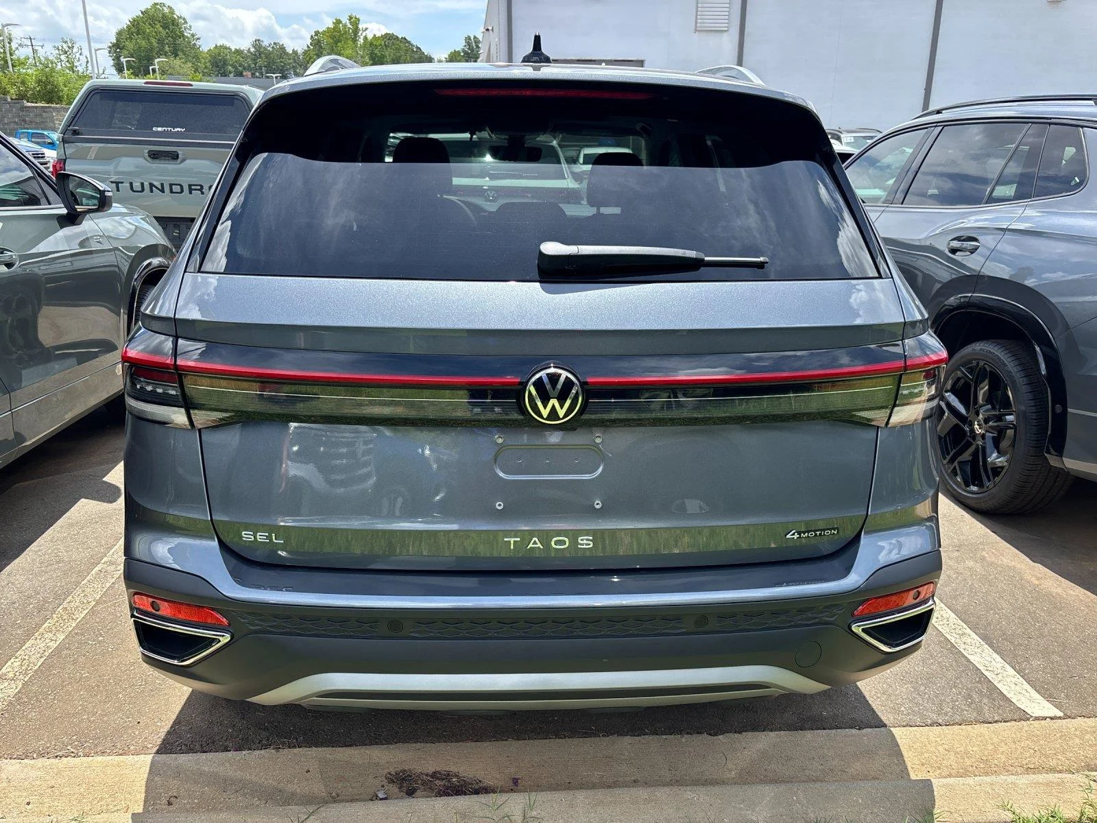 New 2026 Platinum Gray Metallic Volkswagen SEL image 4