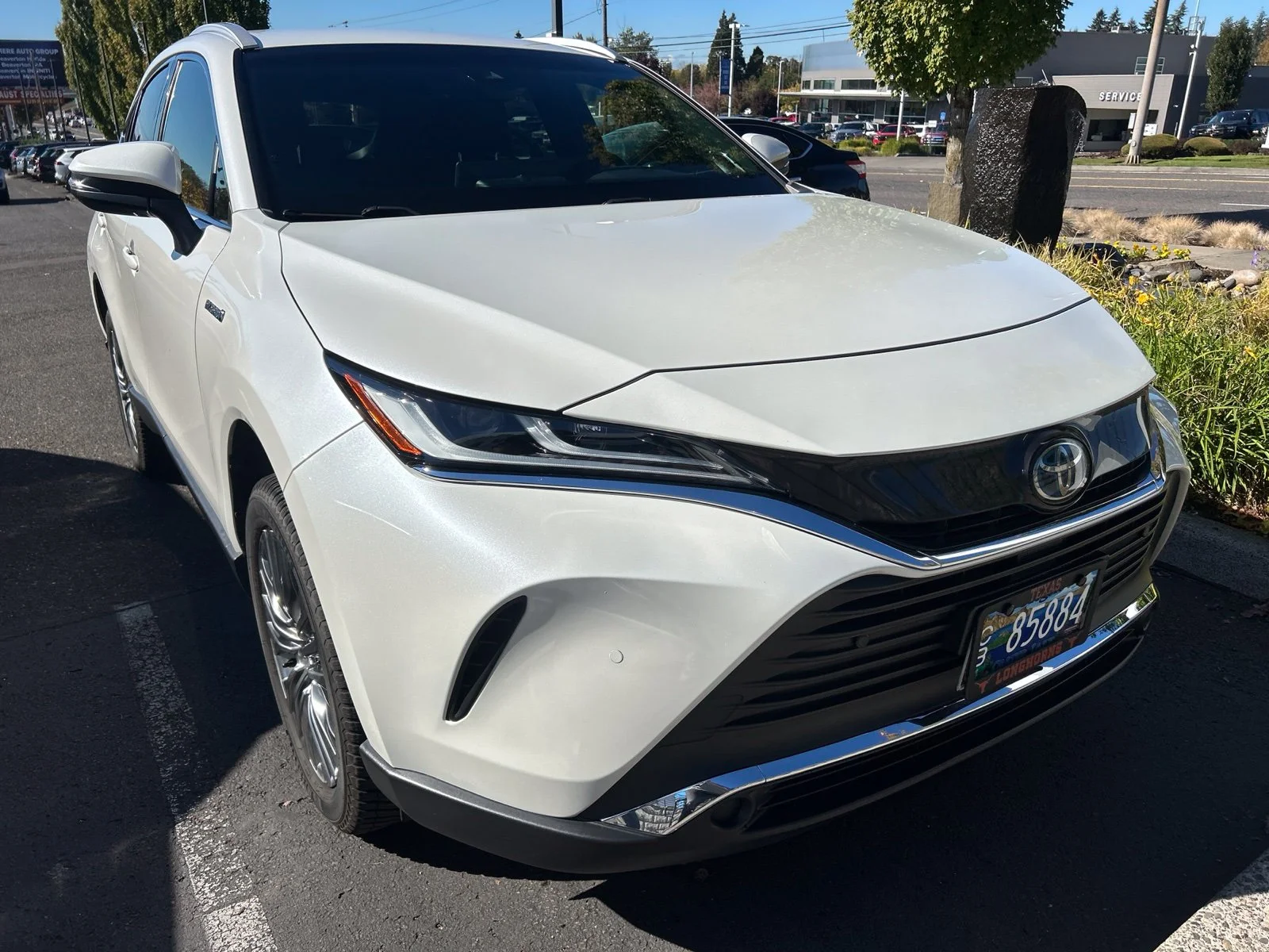 Used 2021 Blizzard Pearl Toyota XLE image 1