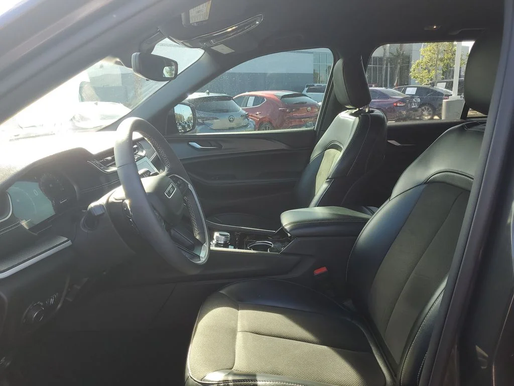Used 2023 Gray Jeep Altitude X image 13