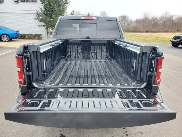 New 2026 Diamond Black Crystal Pearl-Coat Exterior Paint RAM Laramie image 28