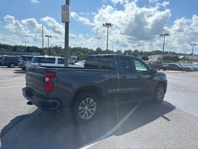 Used 2019 Gray Chevrolet RST image 3
