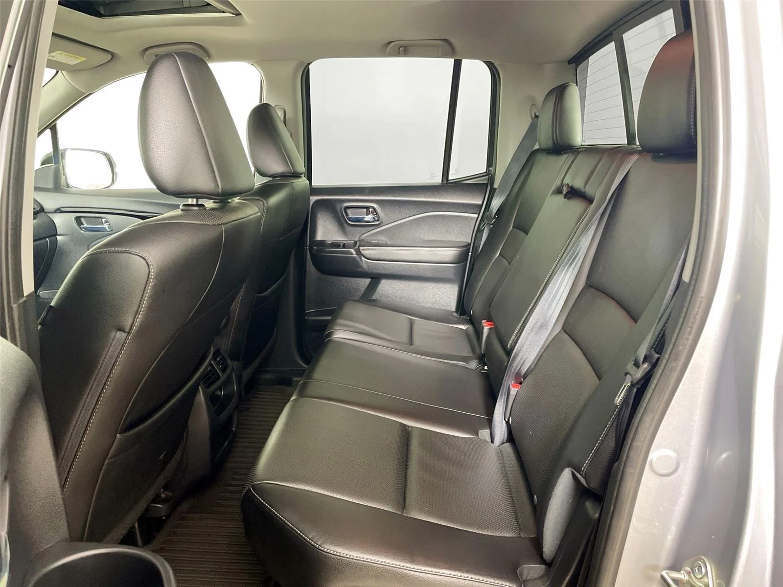 Used 2017 Lunar Silver Metallic Honda RTL-E image 11