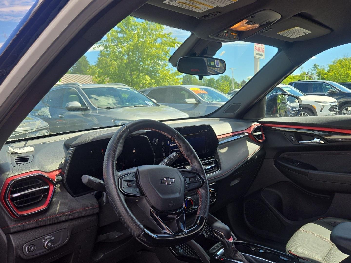 Used 2024 Wh Chevrolet  image 3