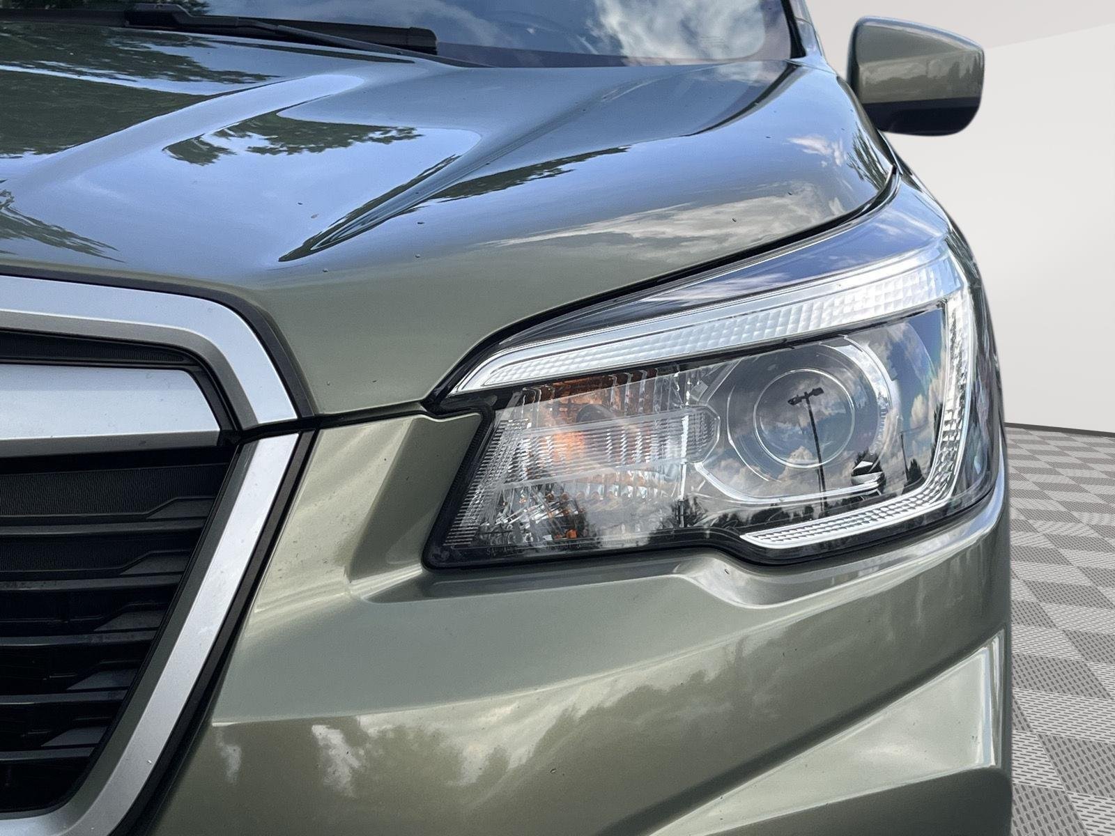 Used 2019 Jasper Green Metallic Subaru Premium image 10