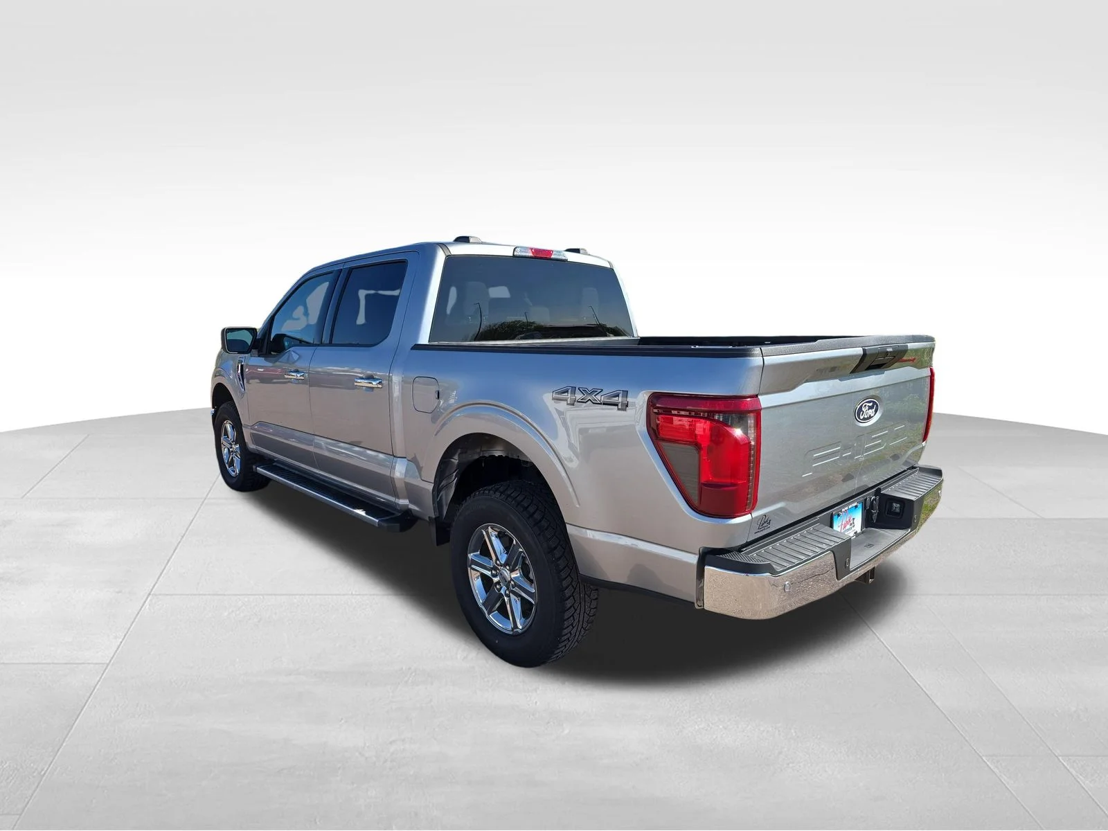 Used 2025 Iconic Silver Metallic Ford XLT image 3