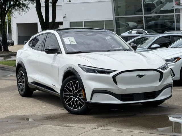 2024 Ford Mustang-Mach-e Premium's photo