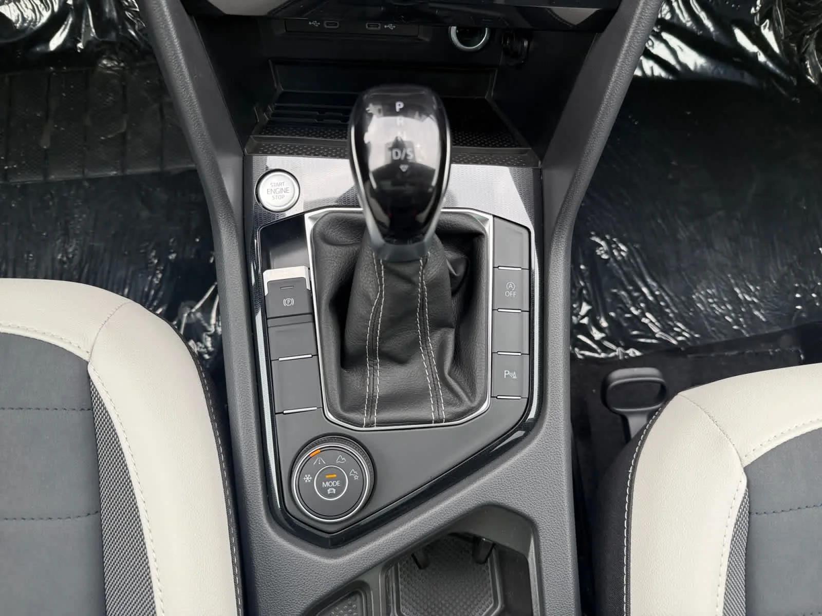 New 2026 Monument Gray Volkswagen SE image 18