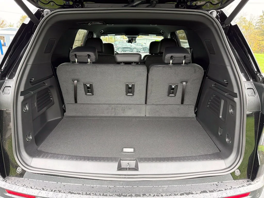 2027 Chevrolet Traverse LT - Photo 15